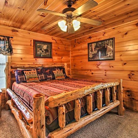 Expansive Gatlinburg Cabin Hot Tub, Deck And Grill! エクステリア 写真