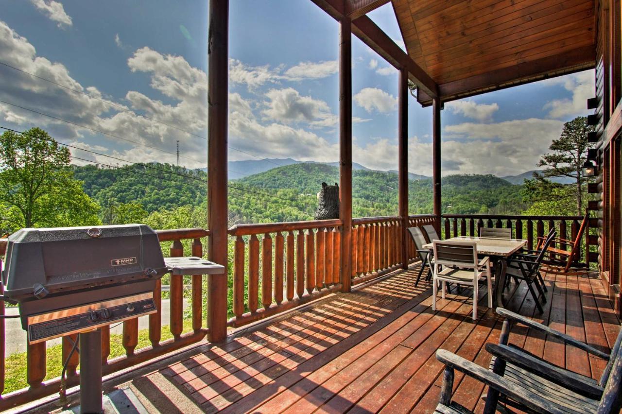 Expansive Gatlinburg Cabin Hot Tub, Deck And Grill! エクステリア 写真