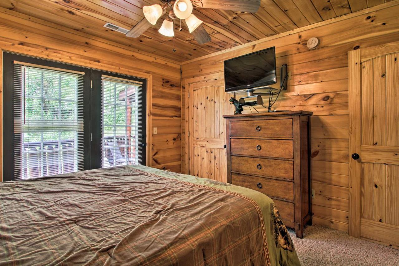 Expansive Gatlinburg Cabin Hot Tub, Deck And Grill! エクステリア 写真