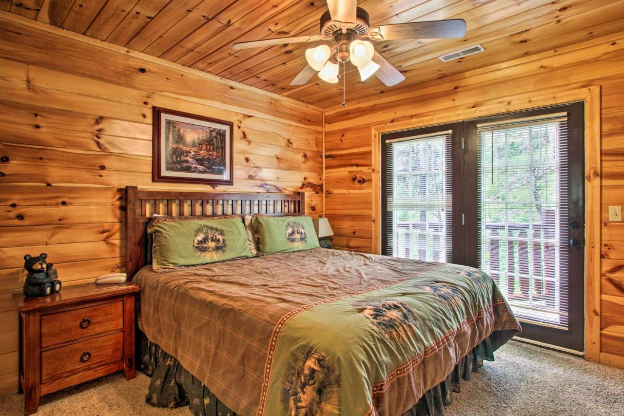 Expansive Gatlinburg Cabin Hot Tub, Deck And Grill! エクステリア 写真