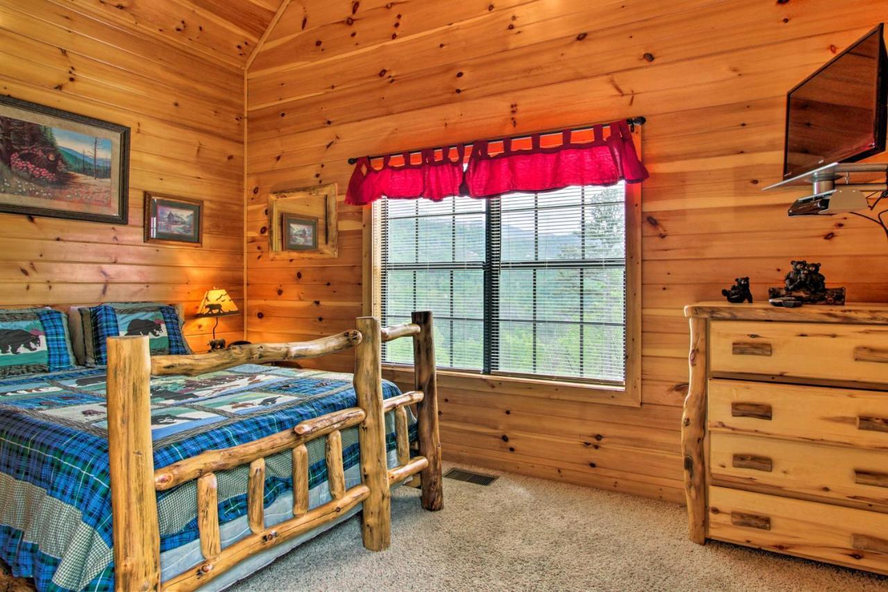 Expansive Gatlinburg Cabin Hot Tub, Deck And Grill! エクステリア 写真