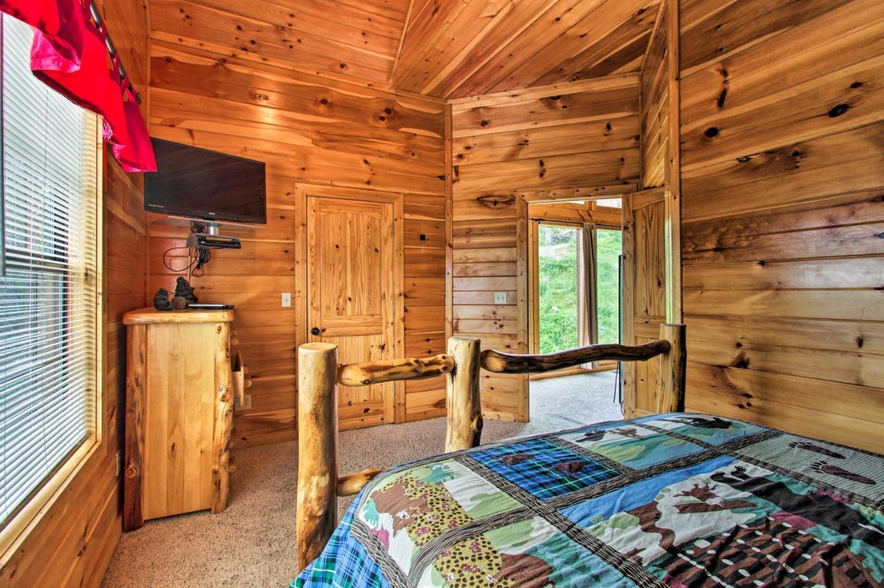 Expansive Gatlinburg Cabin Hot Tub, Deck And Grill! エクステリア 写真